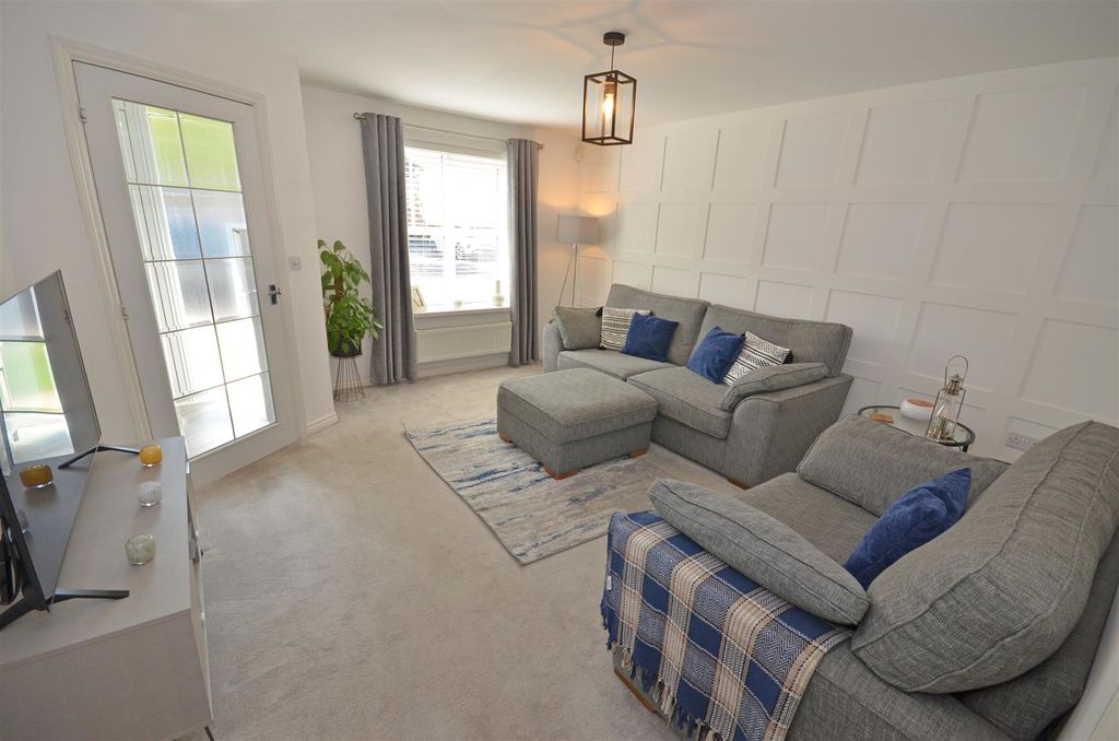 Property photo 2 of 31 01A.Jpg