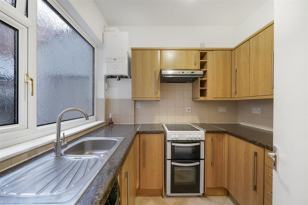 Property photo 3 of 15 104 London Road - fm6Akrrzwfnzmwk2Jqwi.Jpg