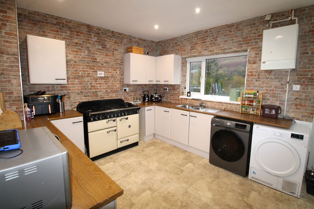 Property photo 2 of 19 Not Specified