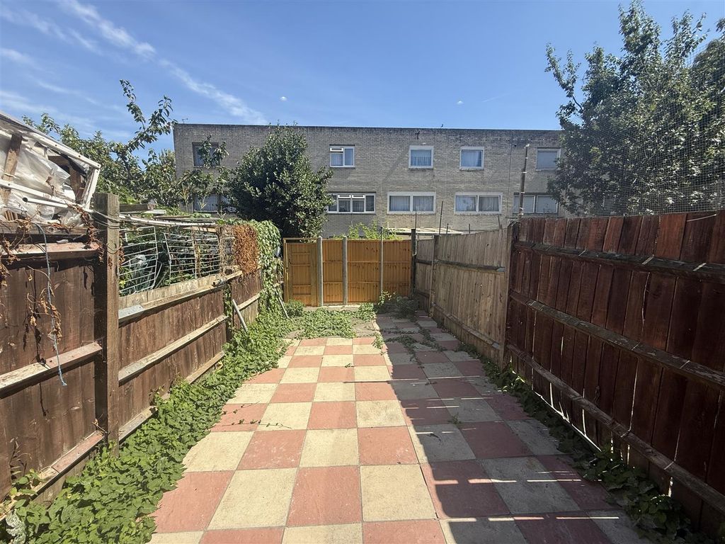 Property photo 2 of 5 Garden.Jpg