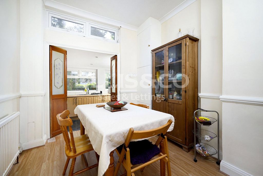Property photo 2 of 19 Picture No. 10