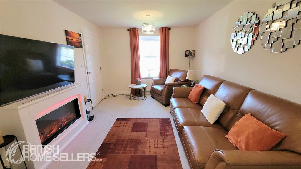 Property photo 2 of 15 Picture No. 12