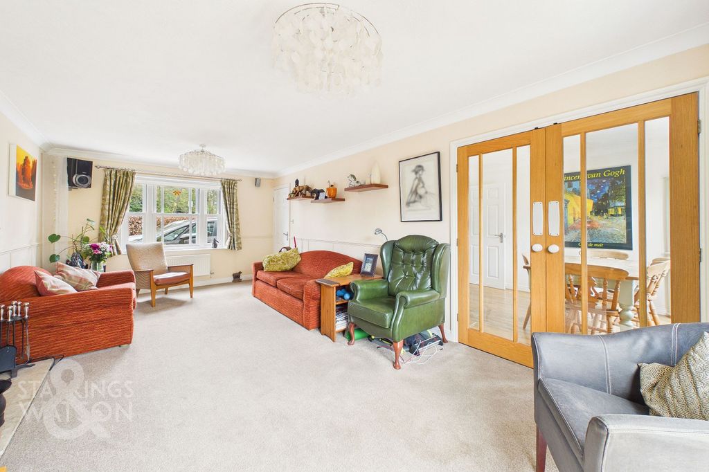 Property photo 2 of 27