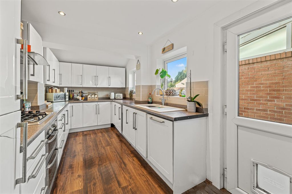 Property photo 3 of 15 Kitchen