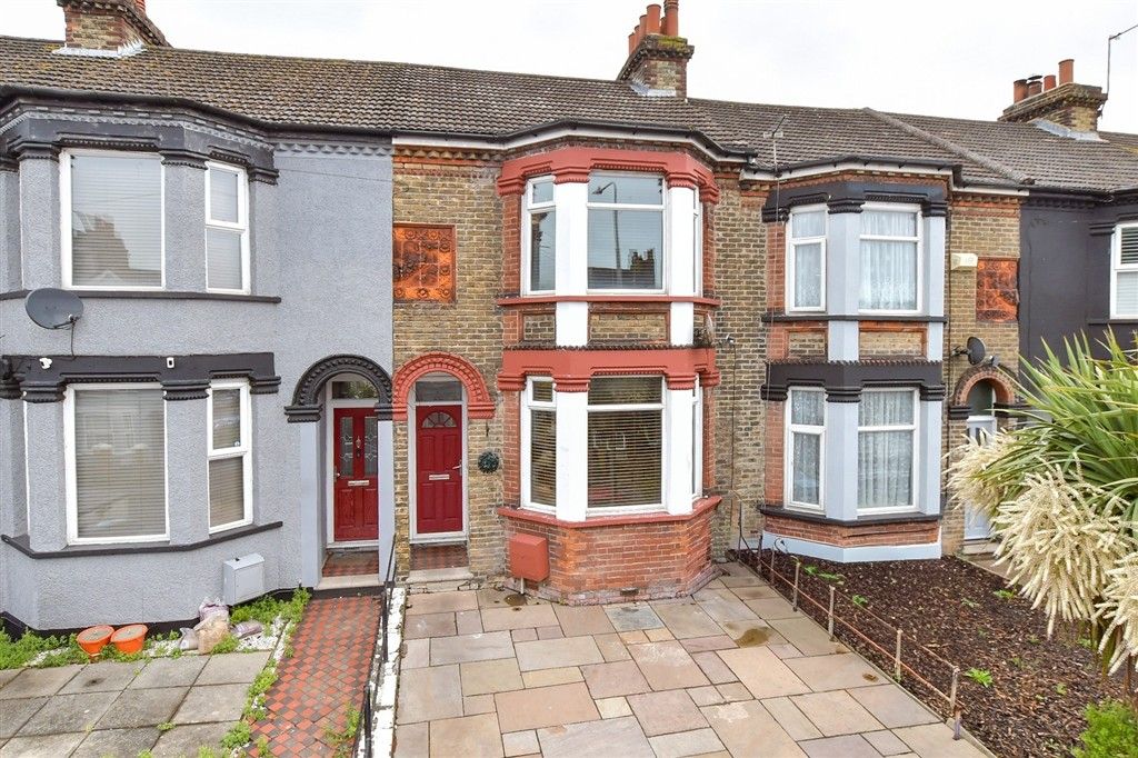 Property photo 1 of 11 External Front Web...