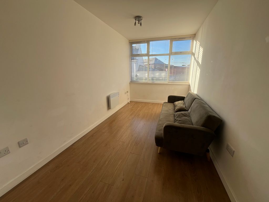 Property photo 3 of 7 Bedroom