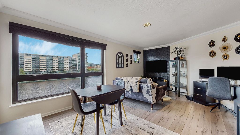 Property photo 2 of 16 28-Web-Or-Mls-70 Mavisbank Gardens Flat 3.1_32