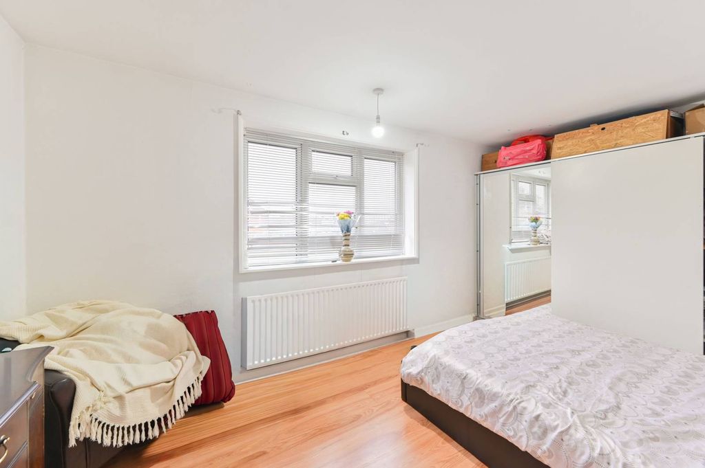 Property photo 3 of 8