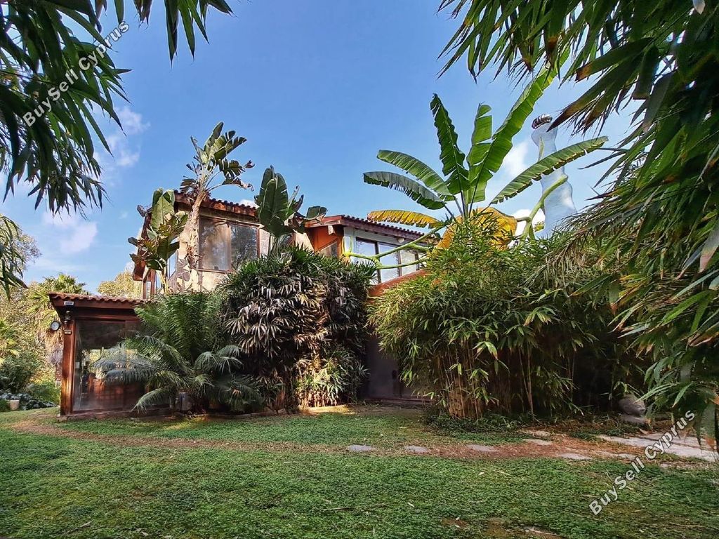 Property photo 2 of 36