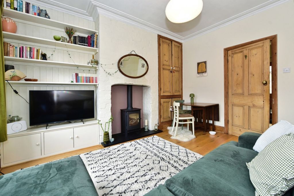 Property photo 3 of 17 Pbox-Img.Jpg