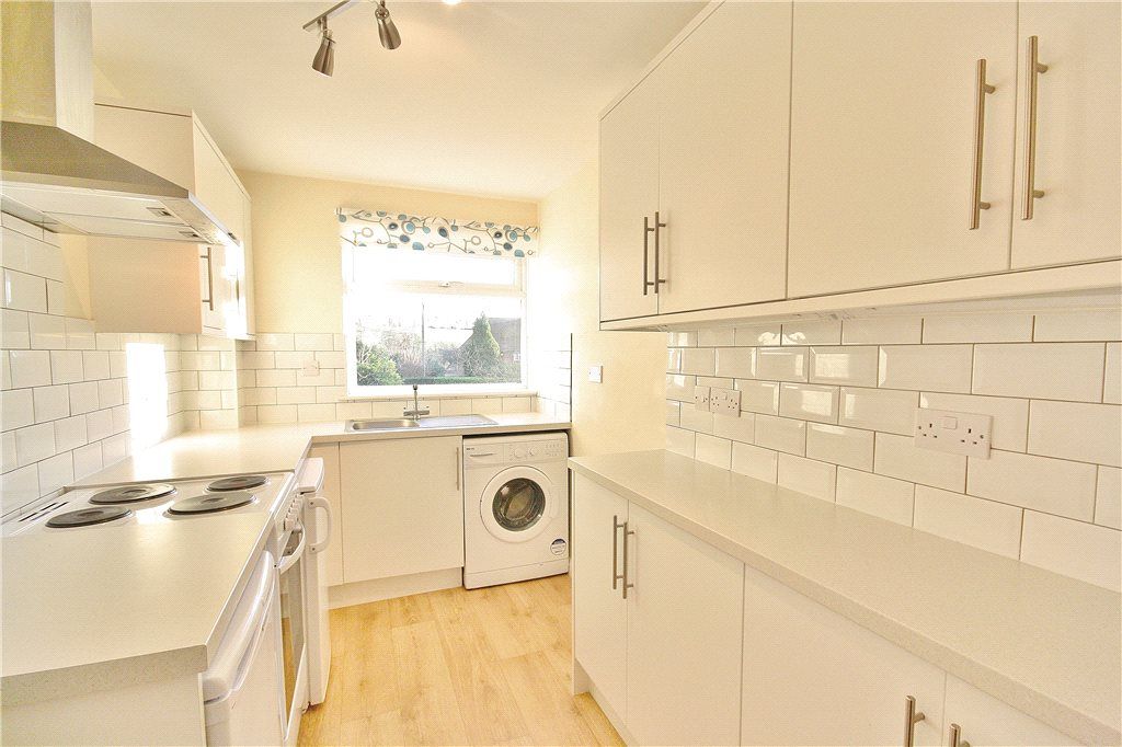 Property photo 2 of 8 Kitchen