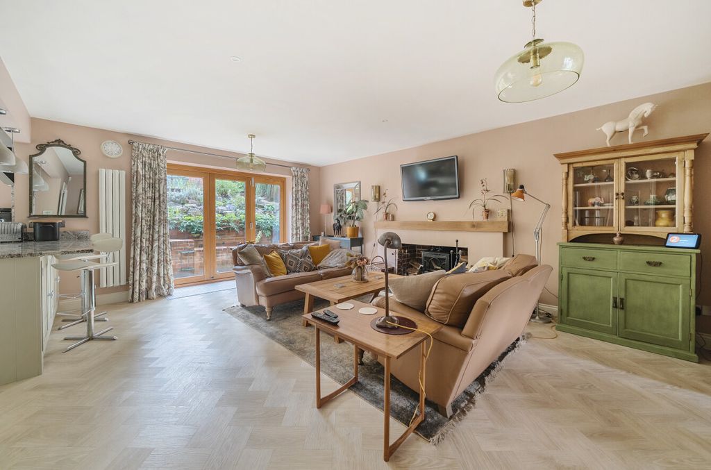 Property photo 3 of 30 1348020-20-68B5c8...