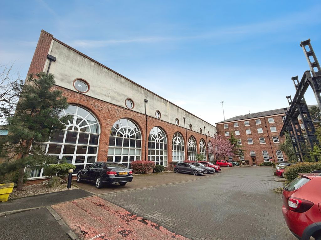 Property photo 1 of 14 External