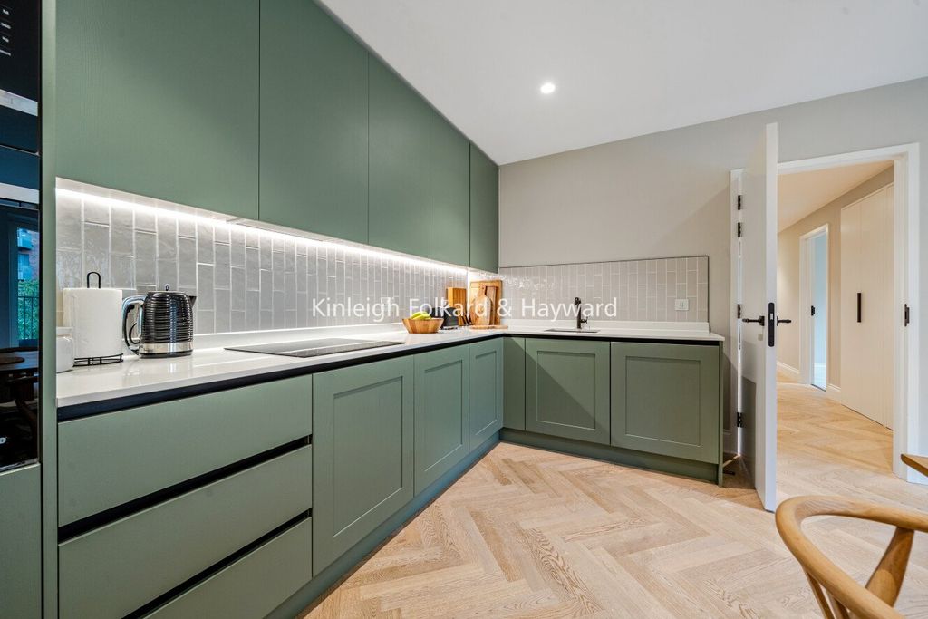 Property photo 2 of 16 Picture No. 20