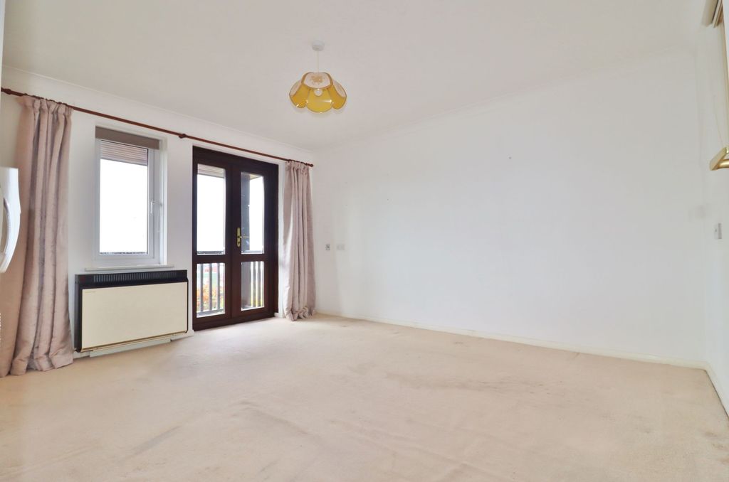 Property photo 3 of 11