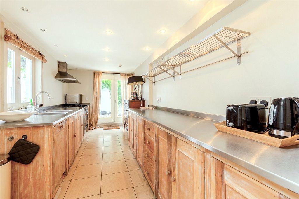 Property photo 3 of 43 Picture No. 06