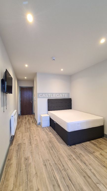 Property photo 3 of 14 Room 42, Renaissance Works, 103 New Street, Huddersfield, HD1 2Tw