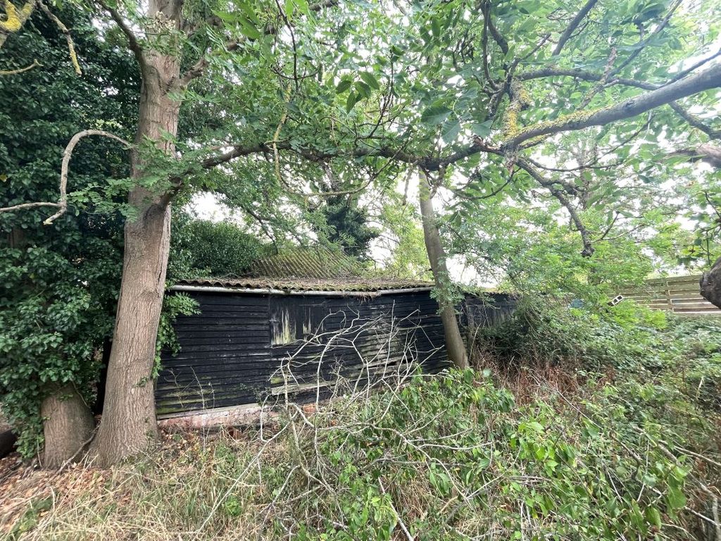Property photo 2 of 20