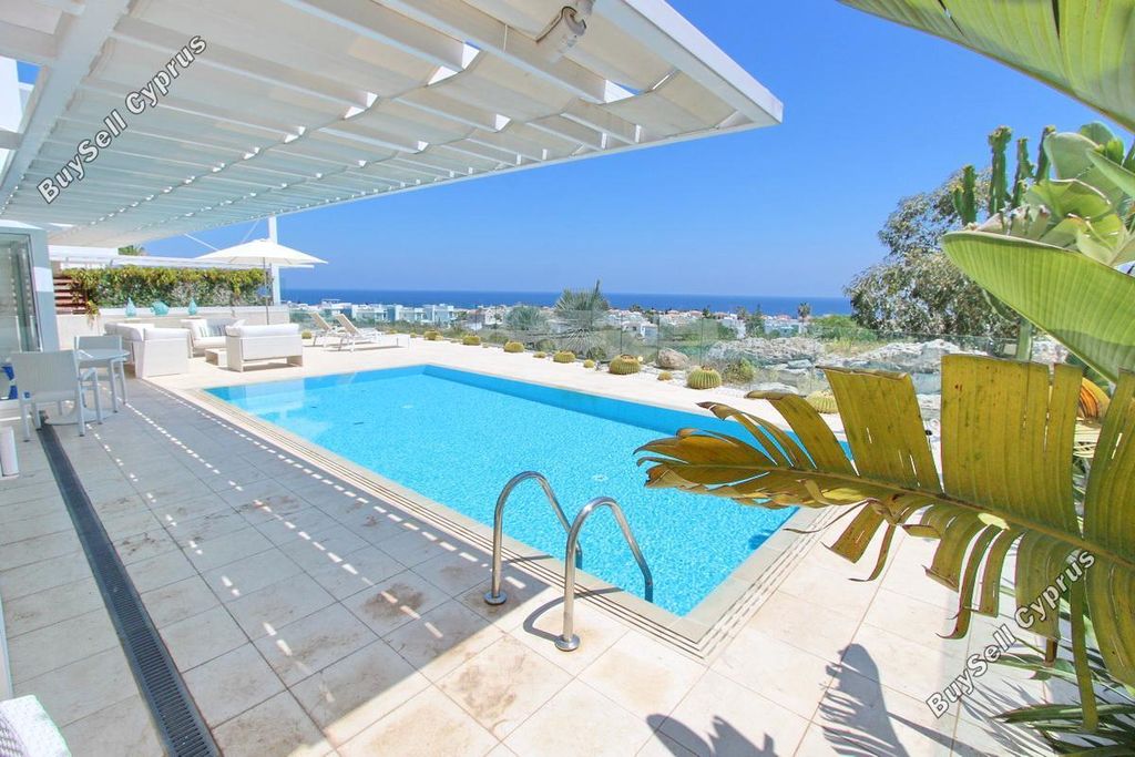 Property photo 2 of 33