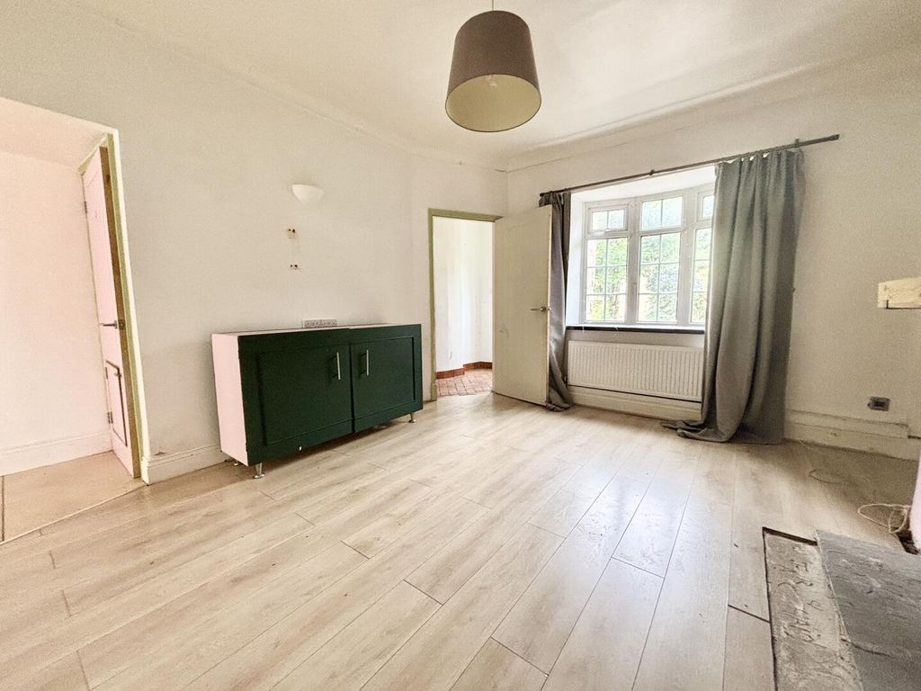 Property photo 3 of 14 Living Room