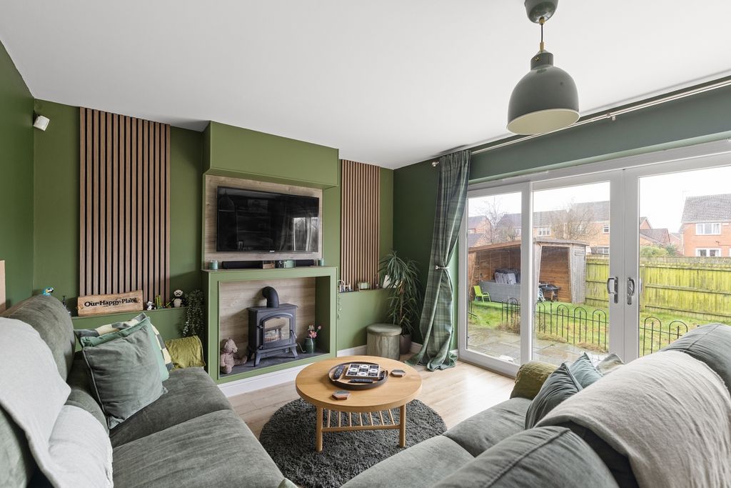 Property photo 2 of 14 Lounge