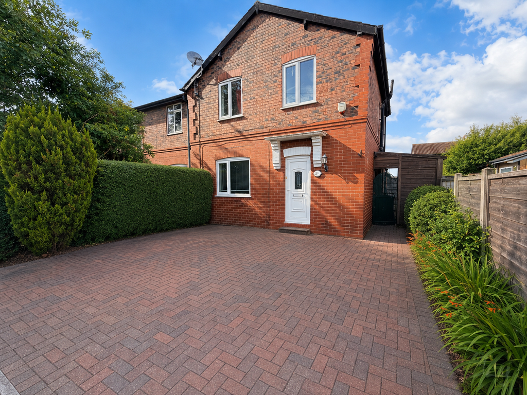 Property photo 1 of 12 3 Bed End Terrace To Rent Sefton Crescent, Sale M33