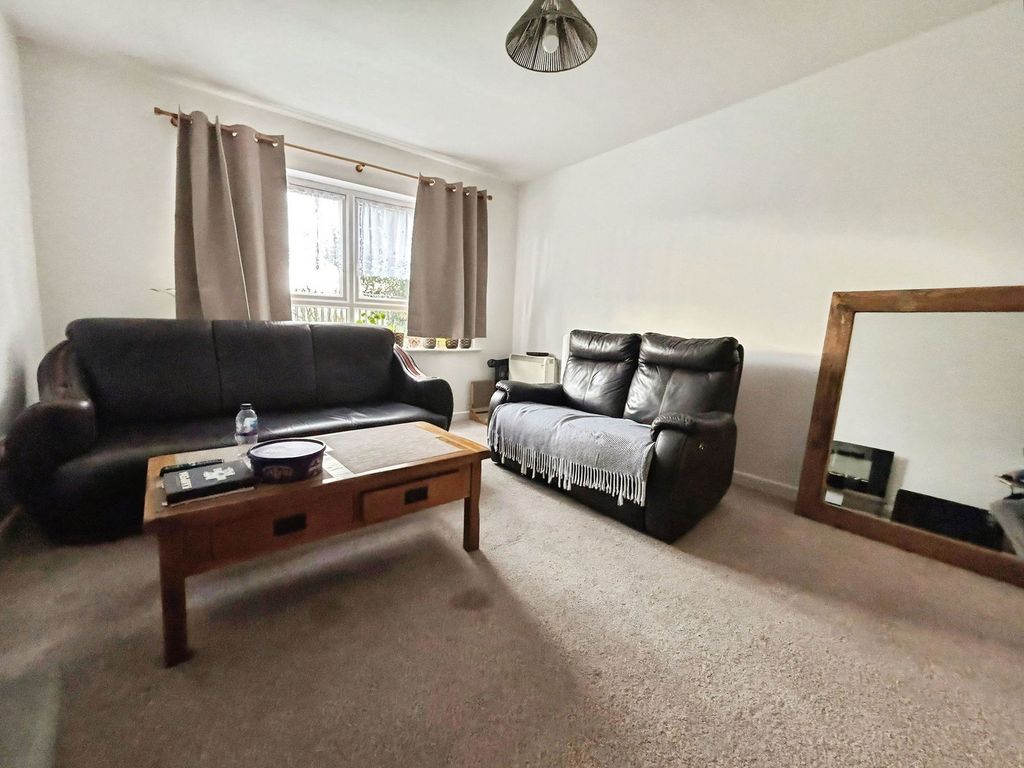 Property photo 3 of 6