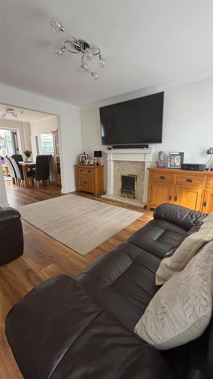 Property photo 2 of 14 Fce3Df14-Ff22-40F1-8E6A-08B306Cddd48.Jpg