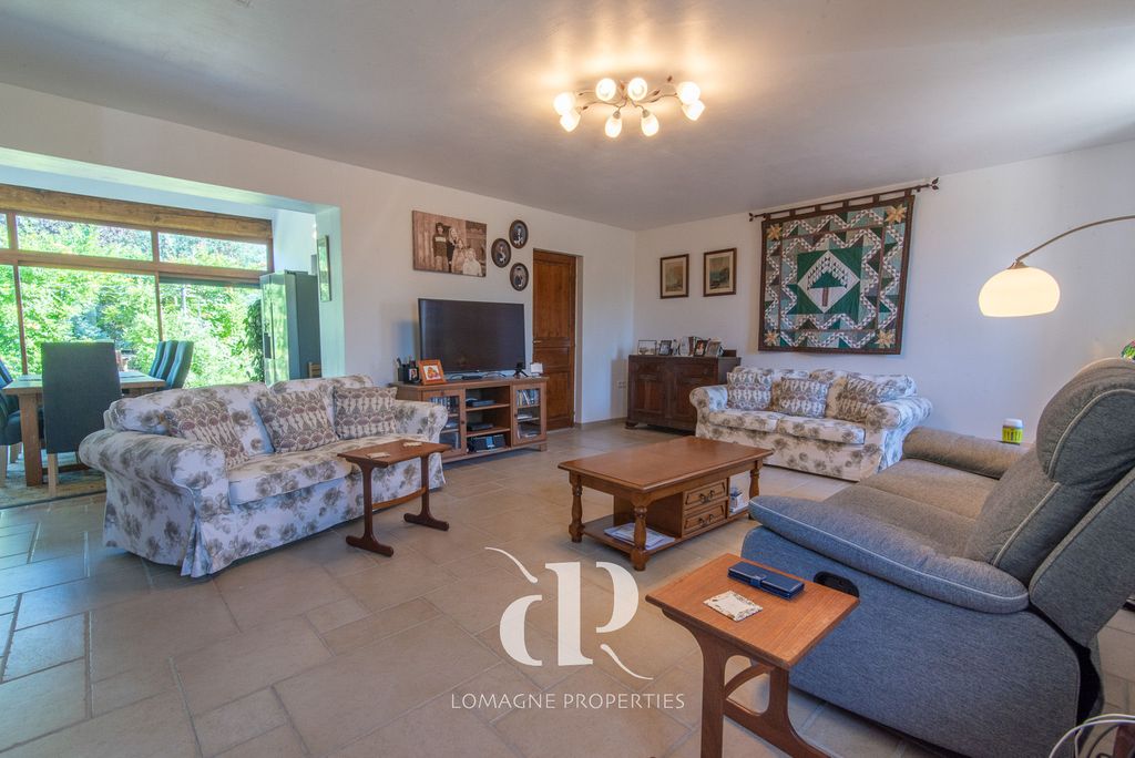 Property photo 3 of 27