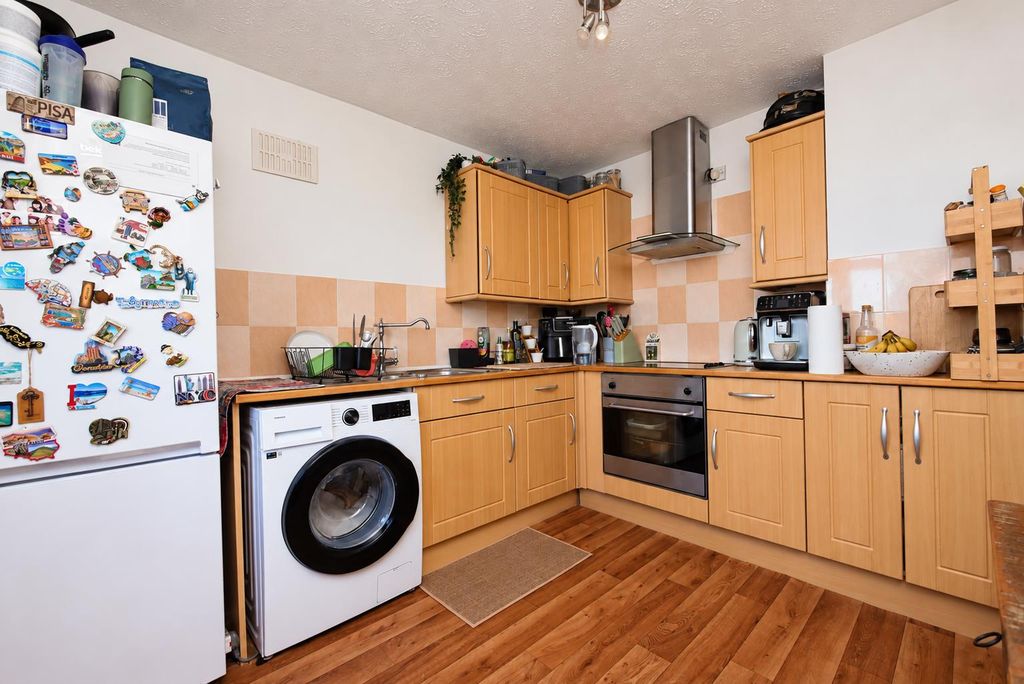 Property photo 3 of 13 Kitchen