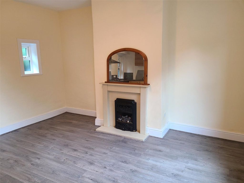 Property photo 2 of 11 Picture No. 13