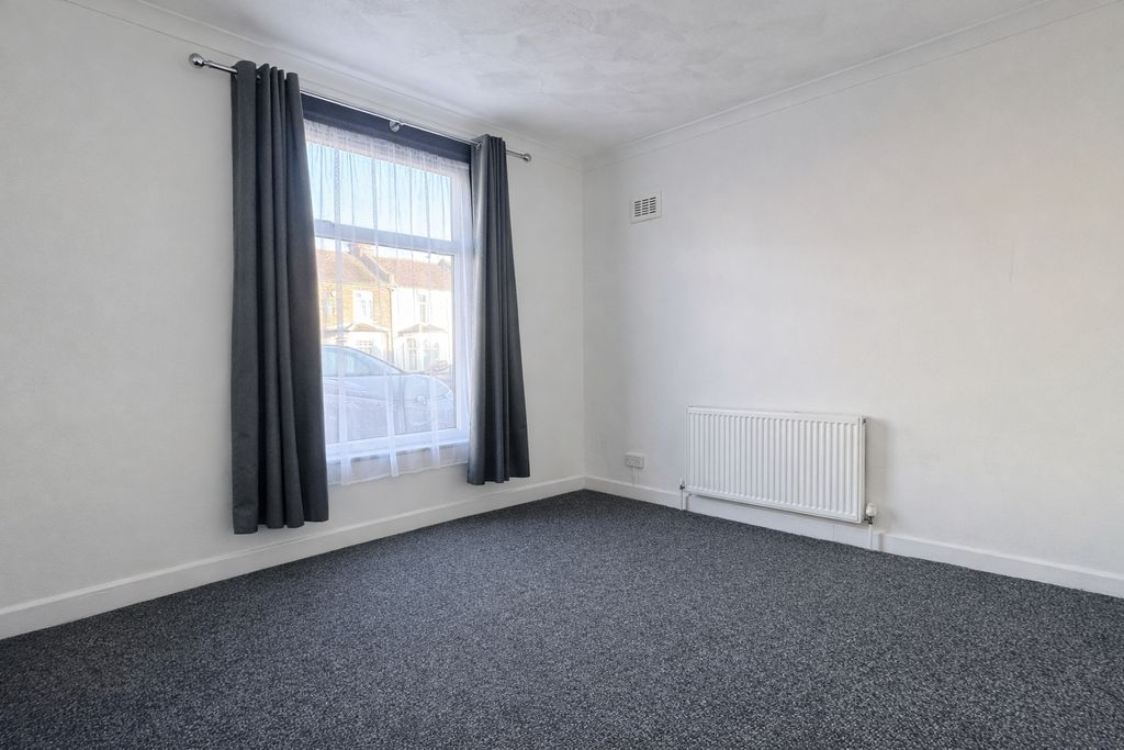 Property photo 2 of 13 Photo 4