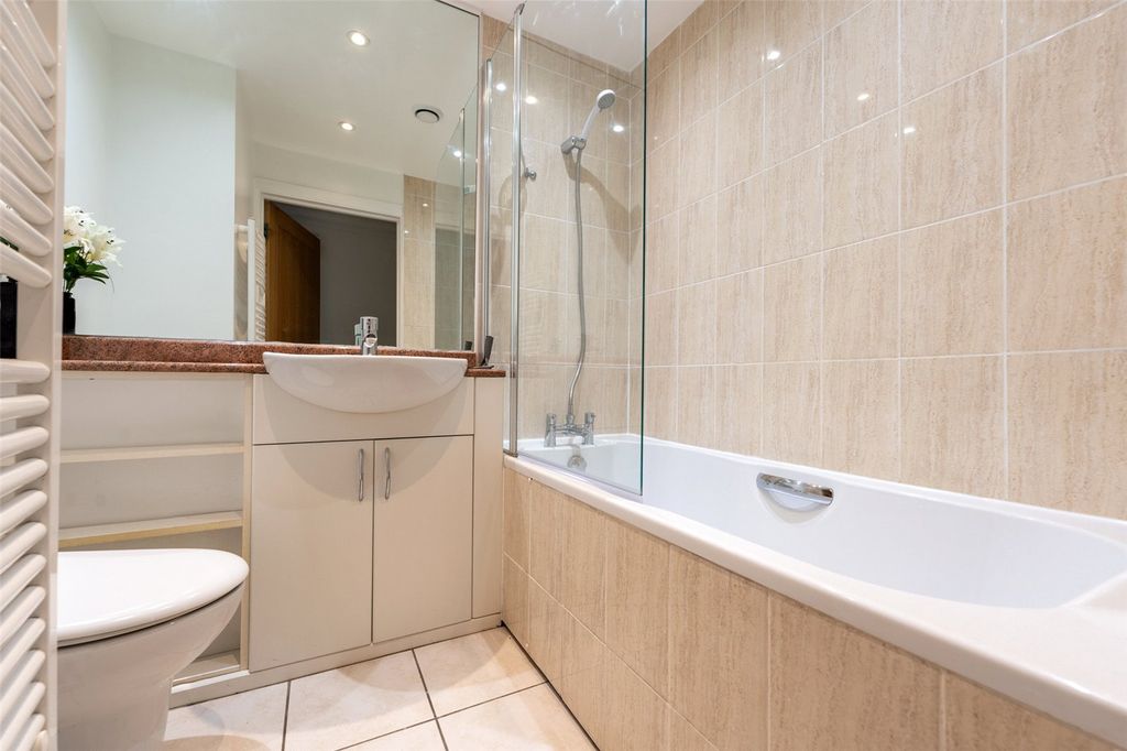 Additional image 17 of 2 bed flat to rentSteyne Gardens, Worthing, West Sussex BN11