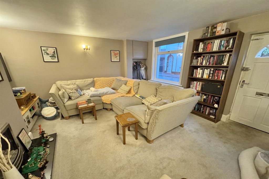 Property photo 2 of 14 Living Room