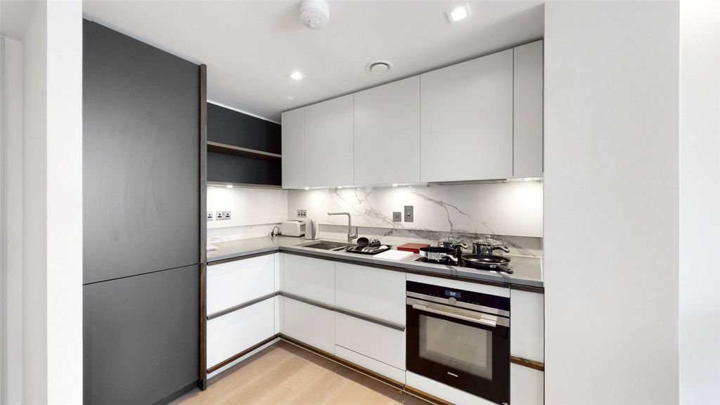 Property photo 3 of 9 Picture No. 23