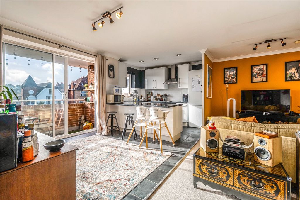 Property photo 1 of 12 Kitchen/Reception