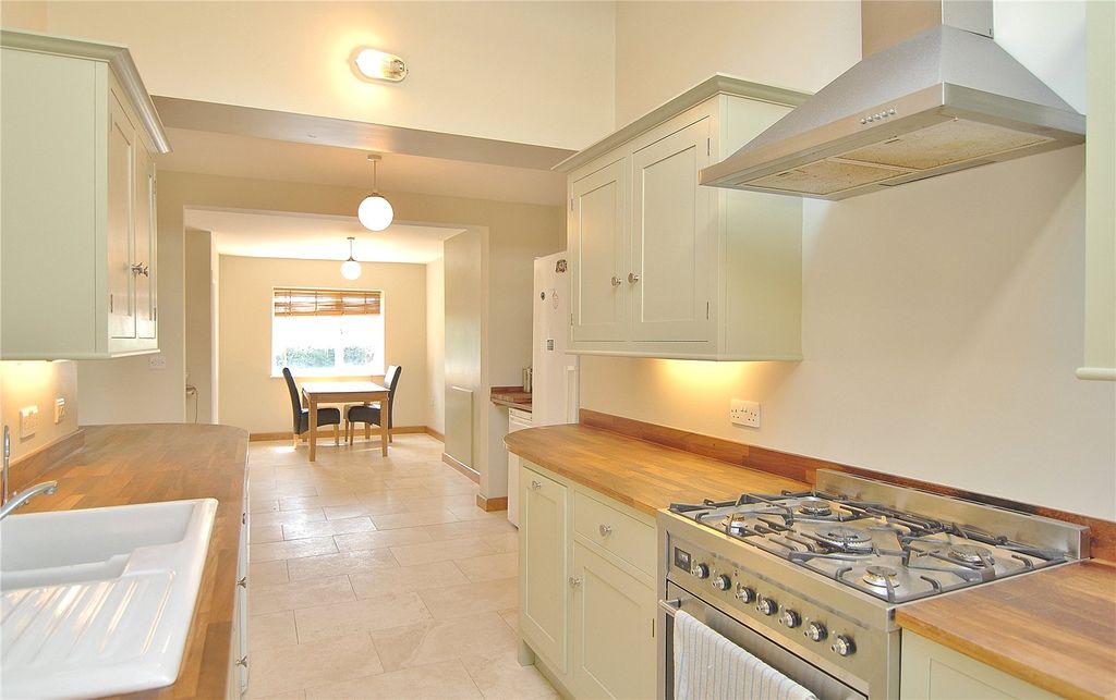 Property photo 2 of 17 Picture No. 04