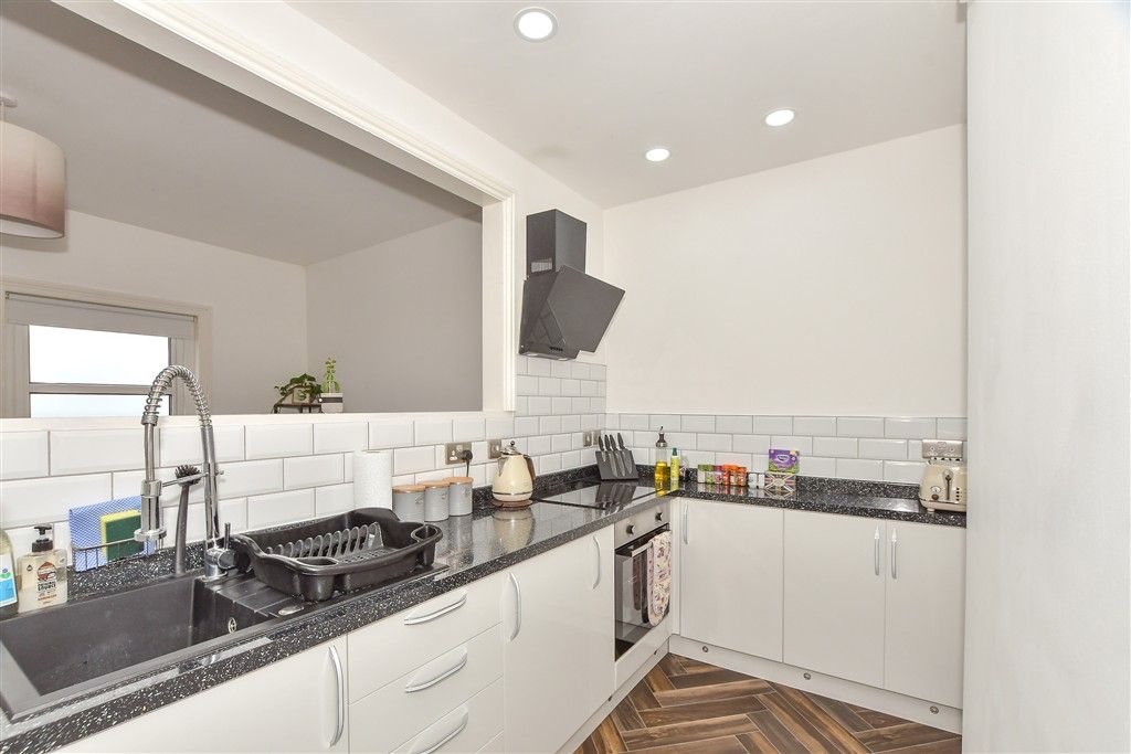 Property photo 2 of 11 Kitchen