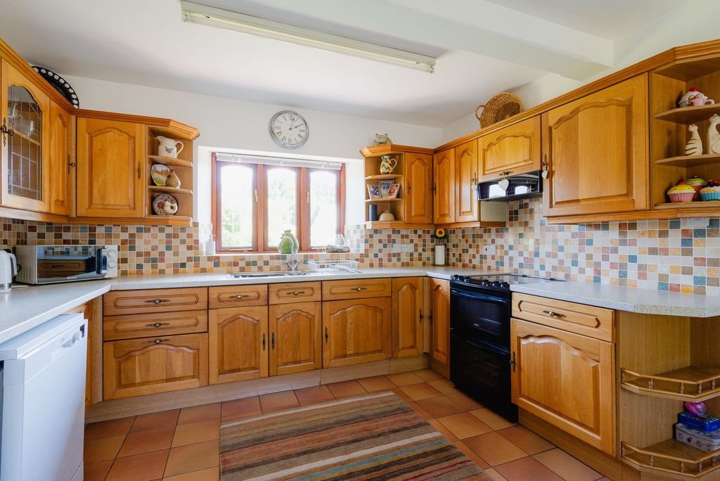 Property photo 3 of 26