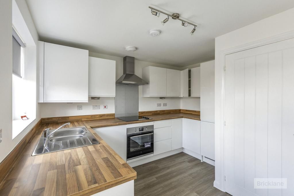 Property photo 2 of 10 Kitchen