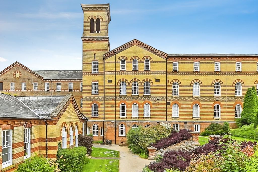 Property photo 1 of 14 E77Edeac-81Dacf04...