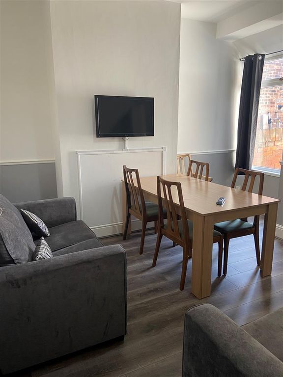 Property photo 1 of 6 Living Room 1.Jpg