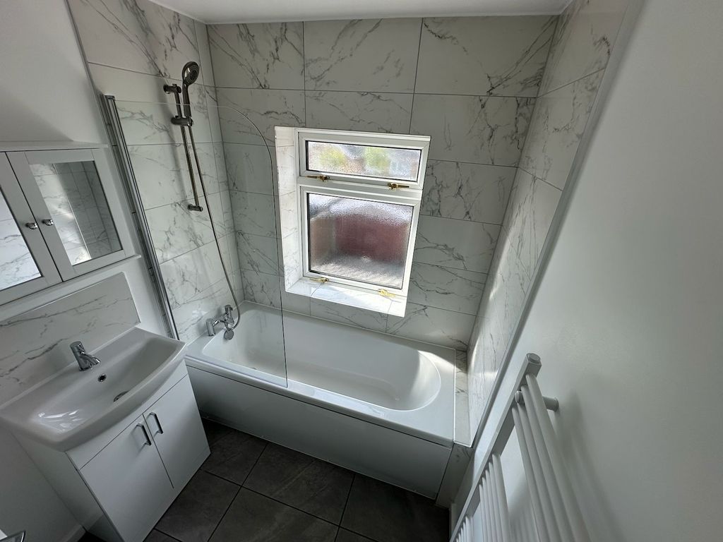 Additional image 9 of 3 bed semi-detached house to rentScunthorpe DN16