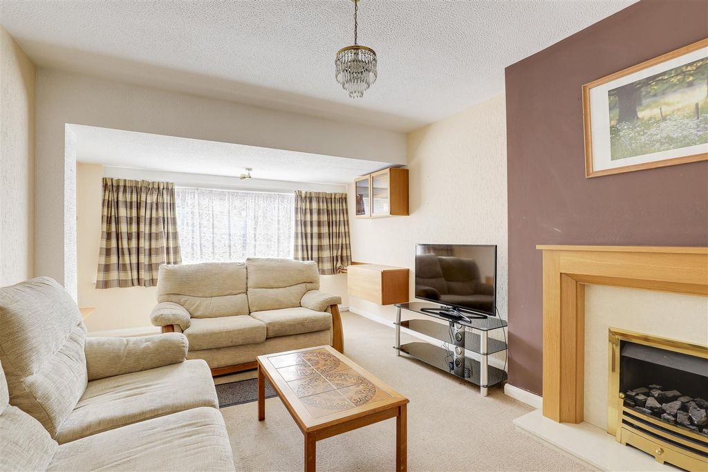 Property photo 2 of 19 7464.Jpg