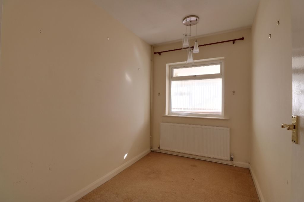 Property photo 3 of 11 Dining Room