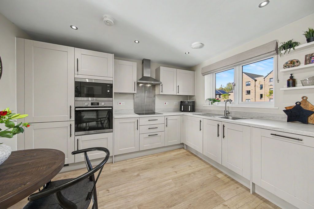 Property photo 2 of 28 Kitchen