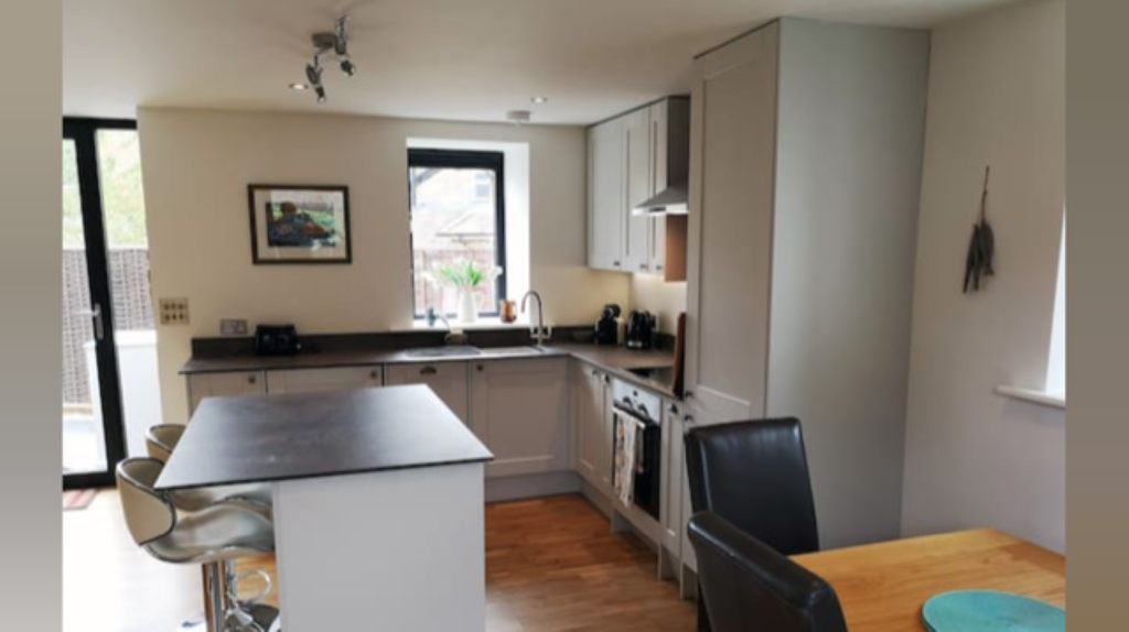 Property photo 3 of 14