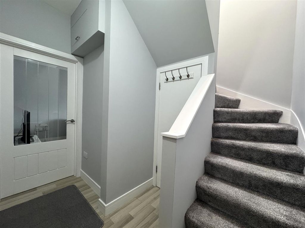 Property photo 2 of 13 Entrance.Jpg