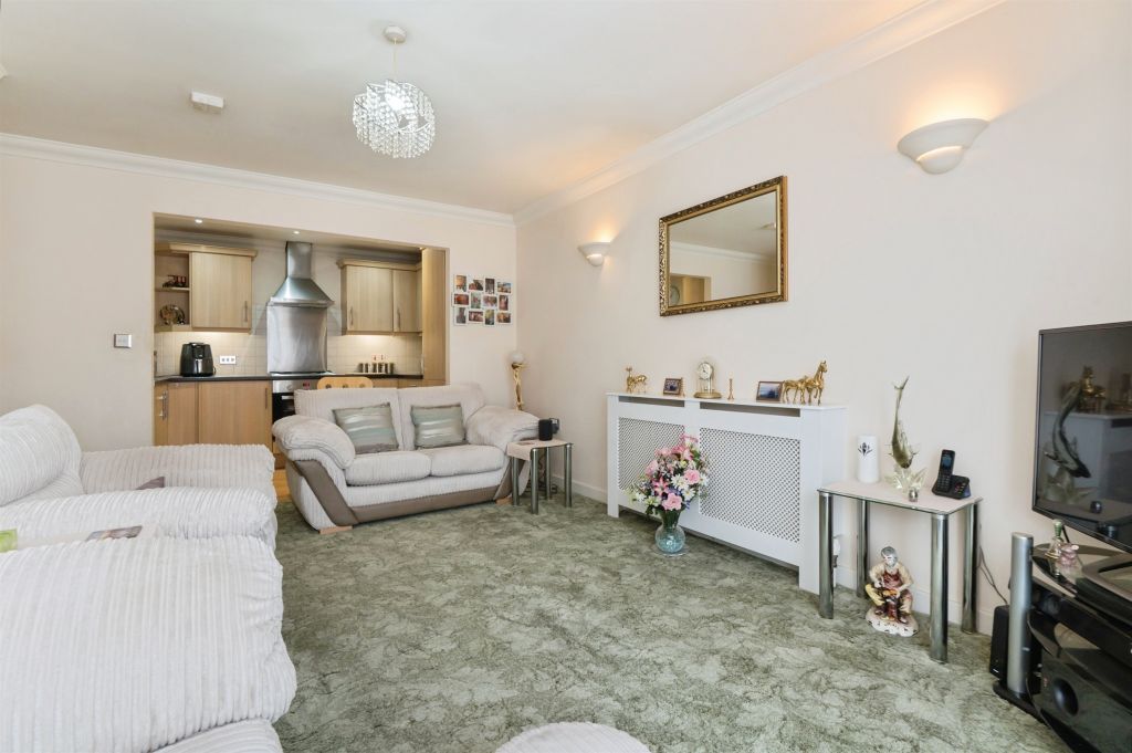 Property photo 3 of 12