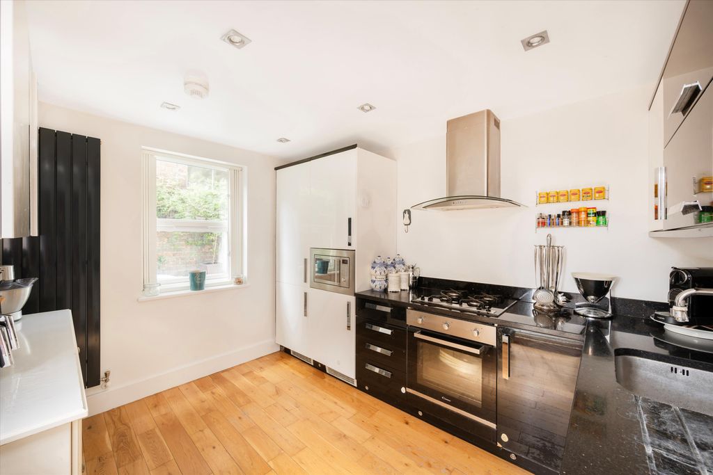 Property photo 3 of 17 Image